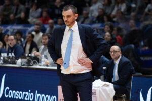 nicola brienza coach pallacanestro cantù