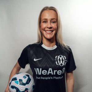 como women Adelina Viktoria Engman serie a femminile