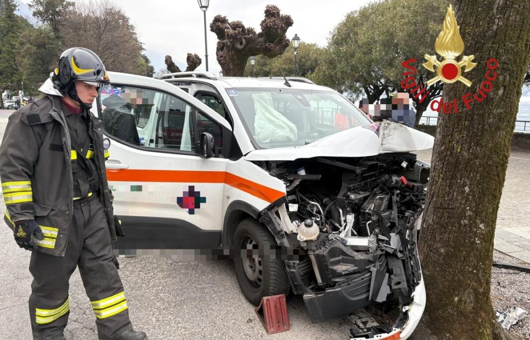 incidente lungolago bellagio mezzo sanitario ferite due persone vigili del fuoco carabinieri como news notizie a como