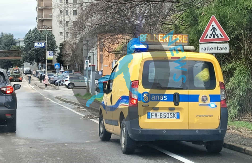 anas lipomo lora como pulizia manto stradale camion perdita carico terra como news notizie a como