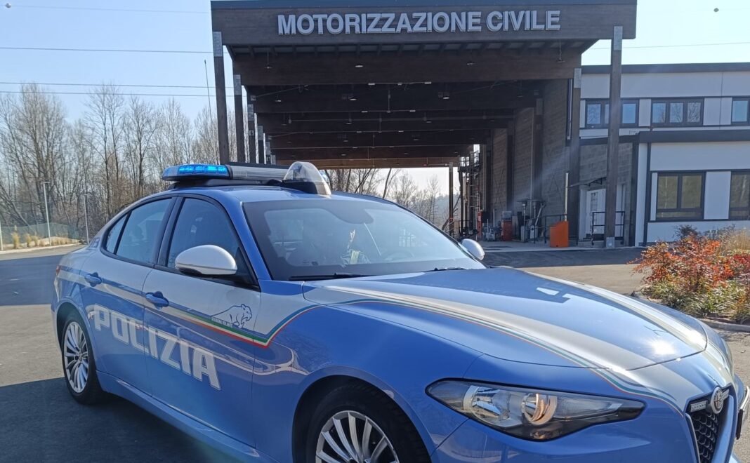 polizia di como esame patente cinese arrestato como news notizie a como